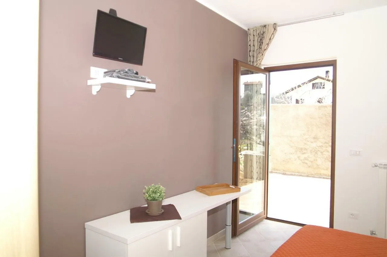Bed & Breakfast Villa Cristina Andora